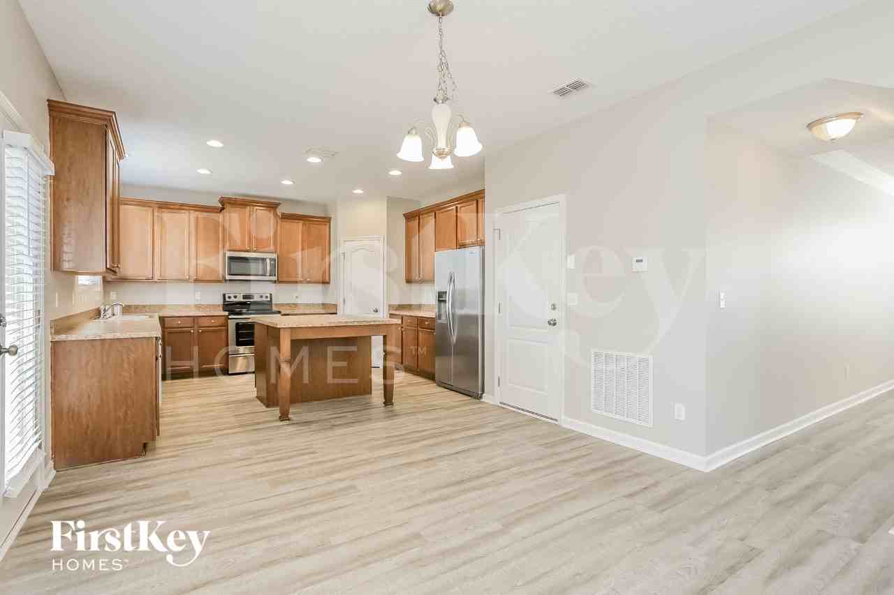 12175 Georgia Oak Ct - Photo 7 of 15