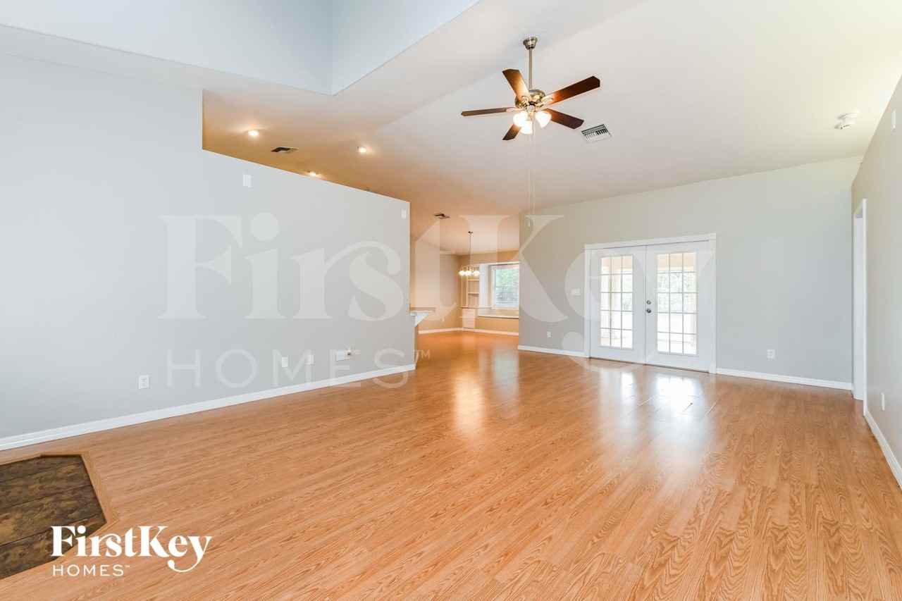 217 Greenwood Ave - Photo 3 of 15
