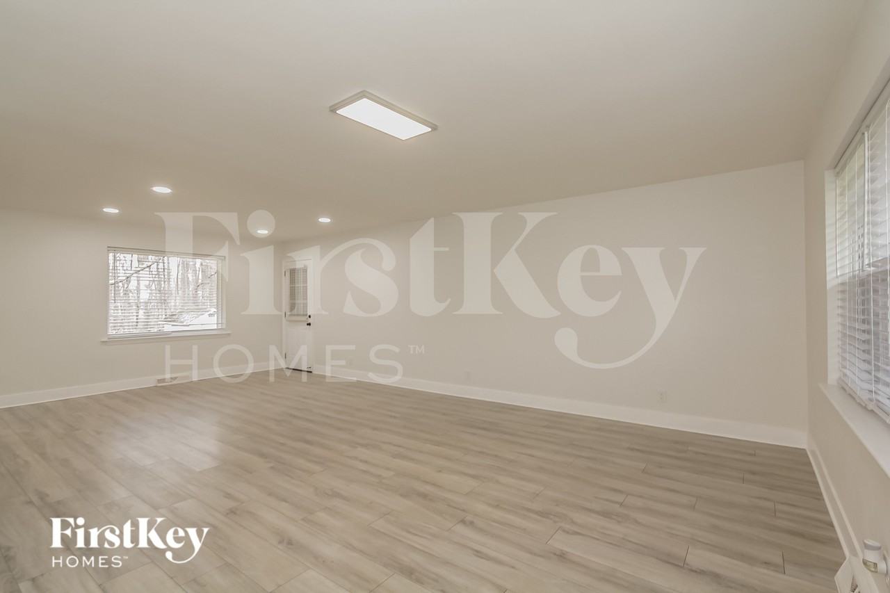2408 Gemway Dr - Photo 5 of 15