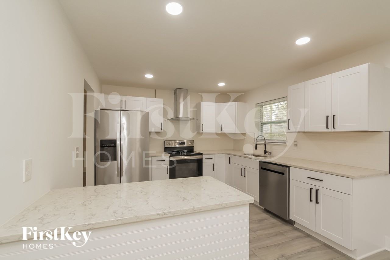 2408 Gemway Dr - Photo 6 of 15