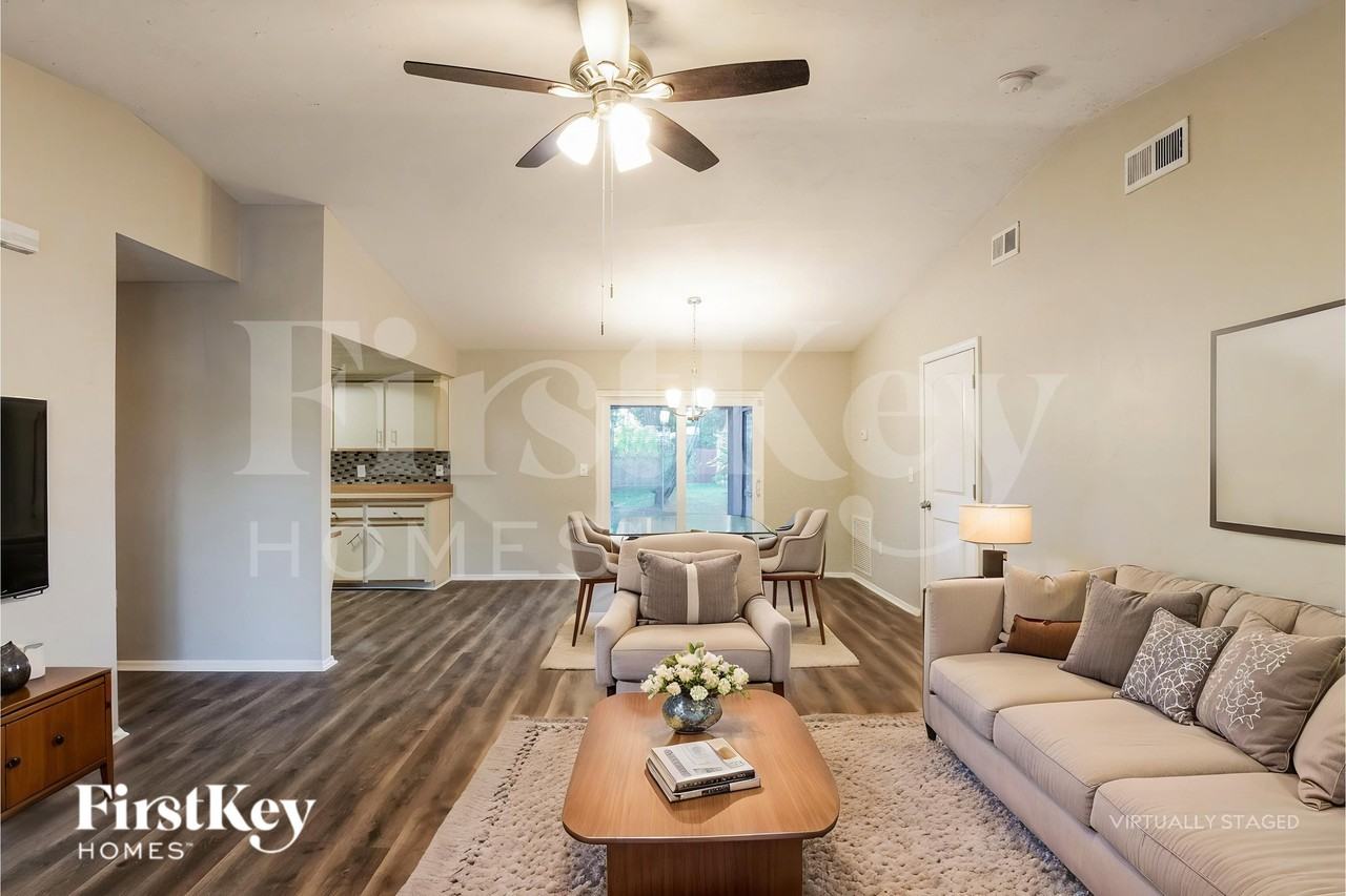 3017 Vista Palm Dr - Photo 3 of 19