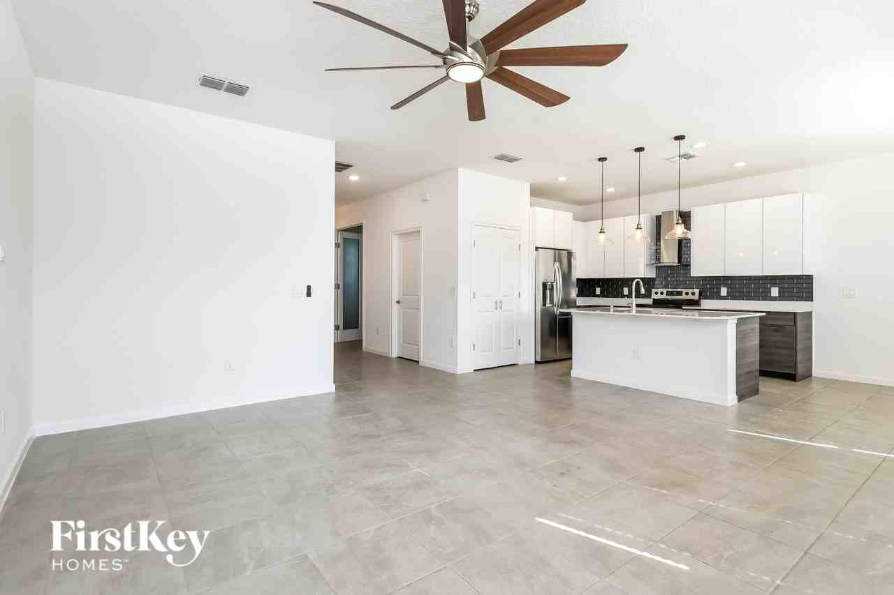 1429 Rosedale Rd - Photo 4 of 16