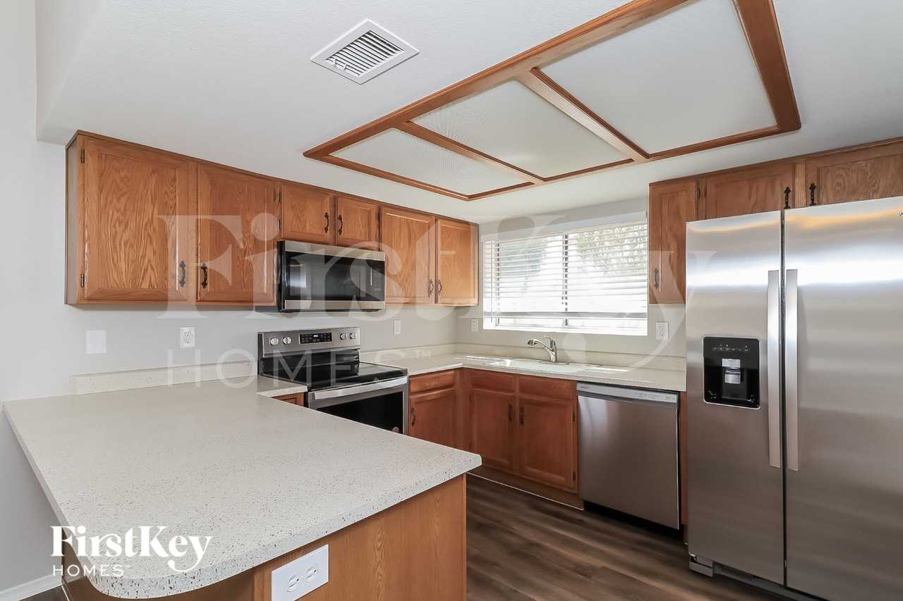 8603 W Diana Ave - Photo 6 of 15