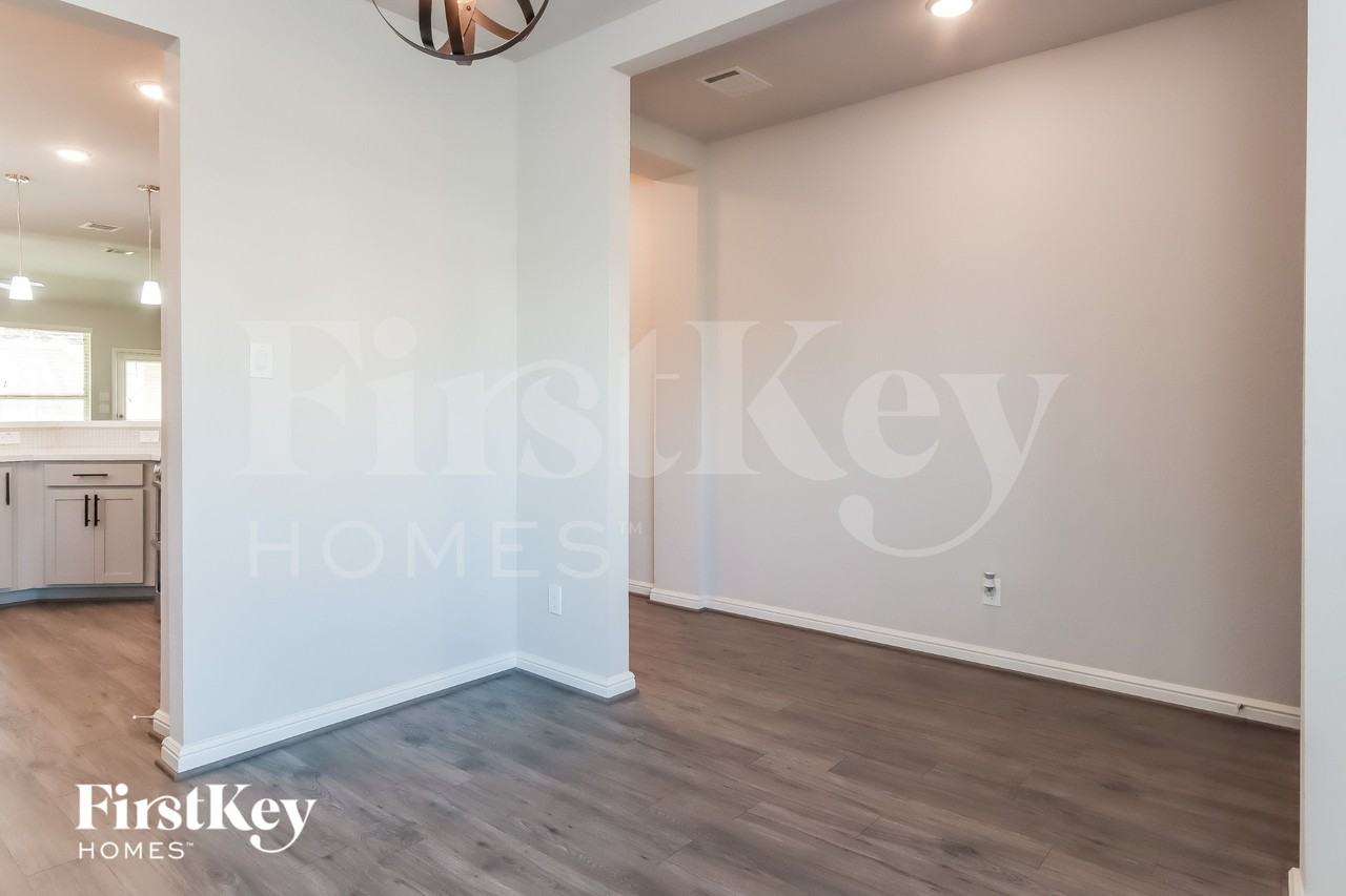 4820 La Piedra Ln - Photo 4 of 16