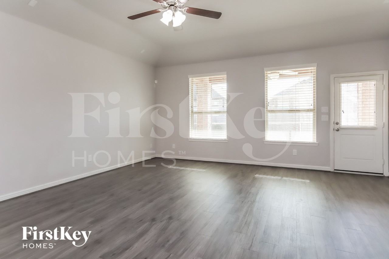 4820 La Piedra Ln - Photo 7 of 16