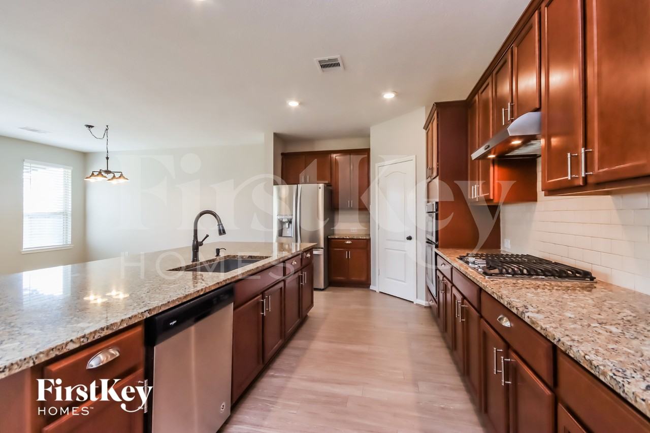25515 Kensington Lake Dr - Photo 7 of 16