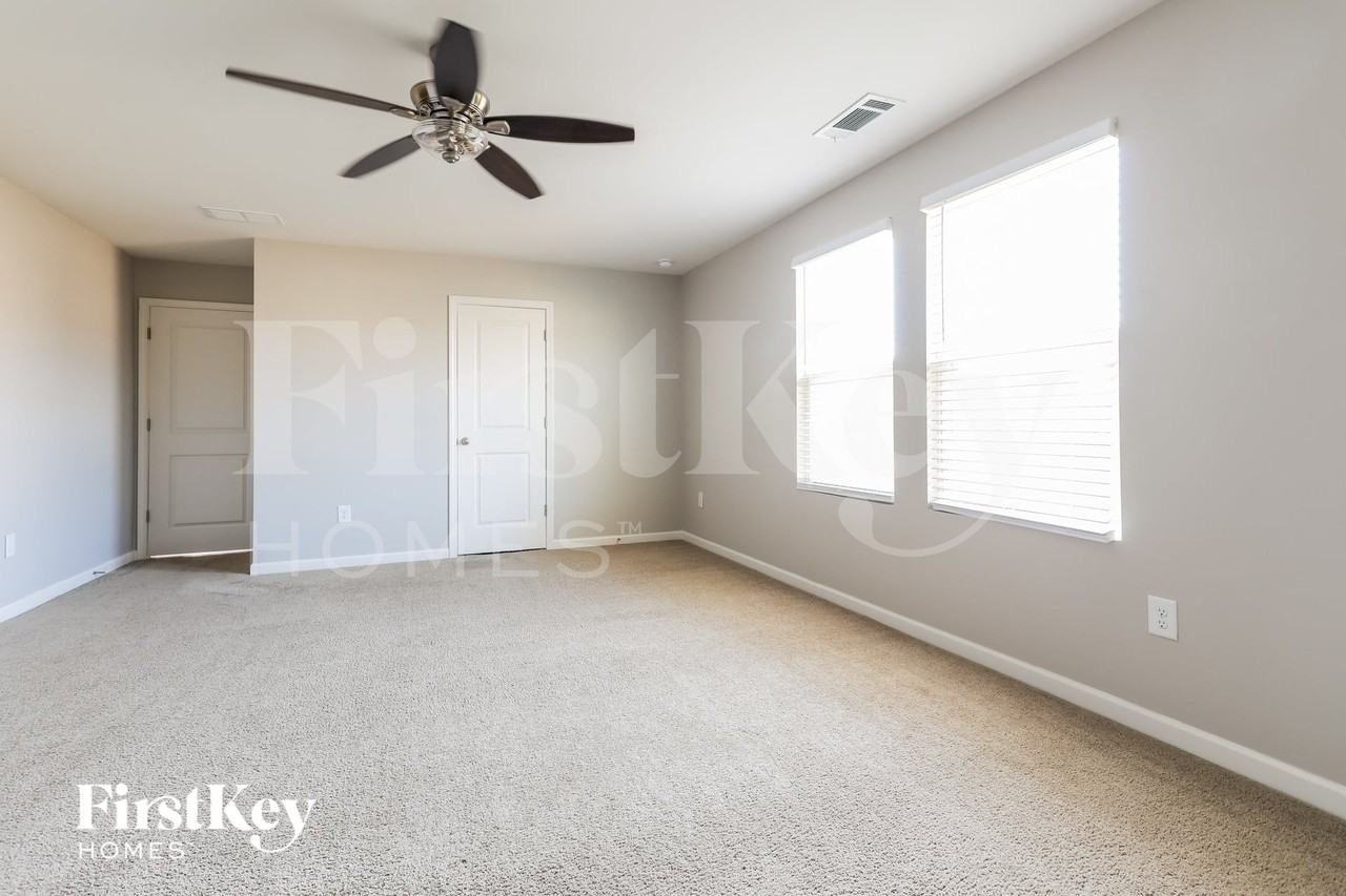 115 Bennett Ct - Photo 7 of 15