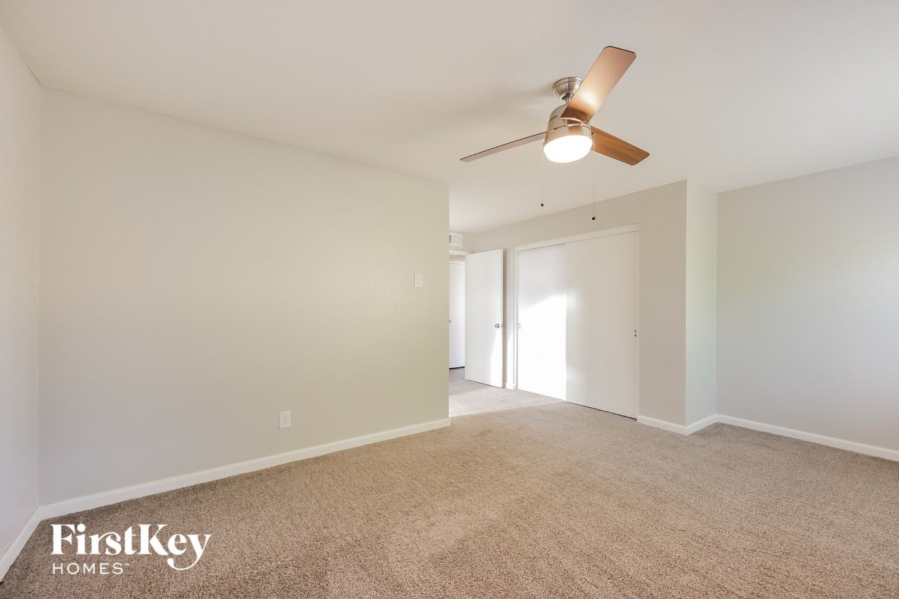 6338 W Purdue Ave - Photo 3 of 15