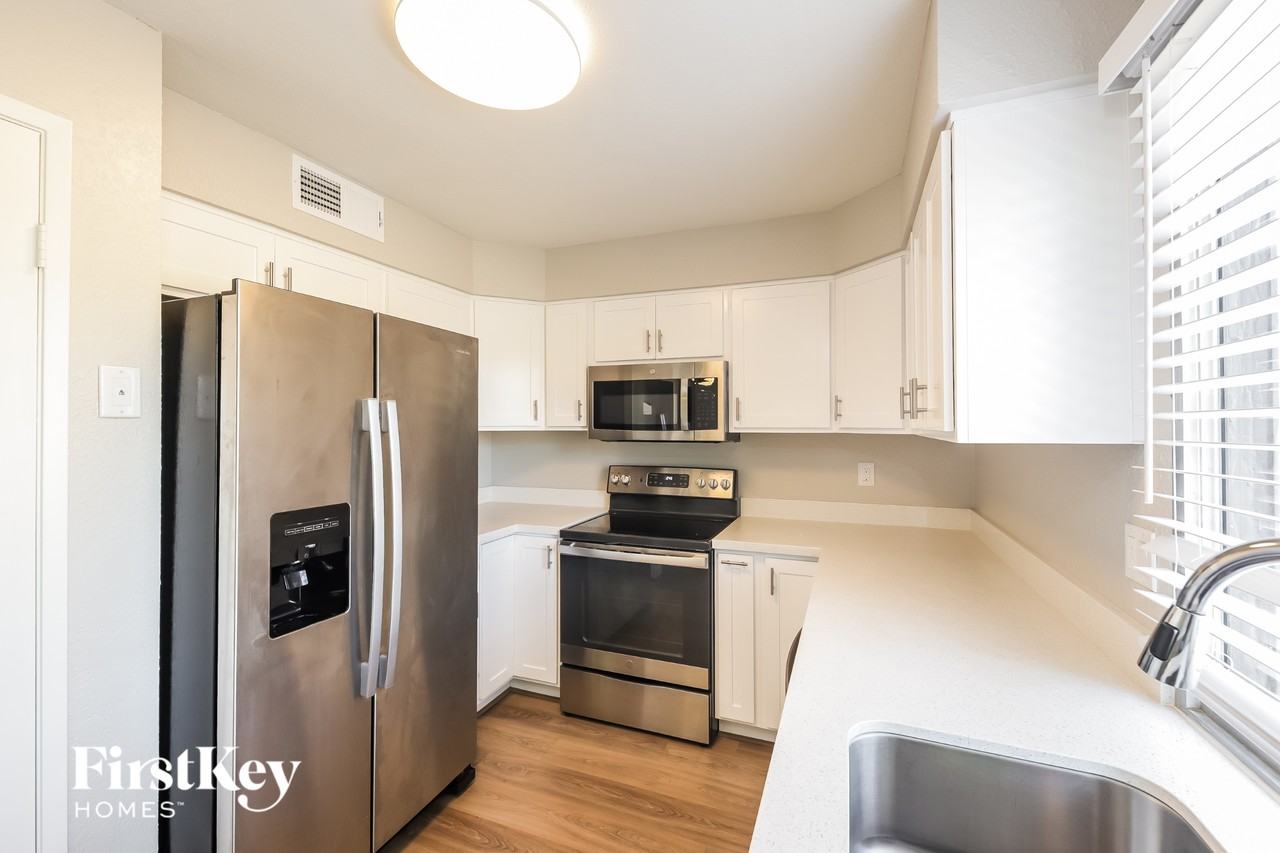 6338 W Purdue Ave - Photo 6 of 15