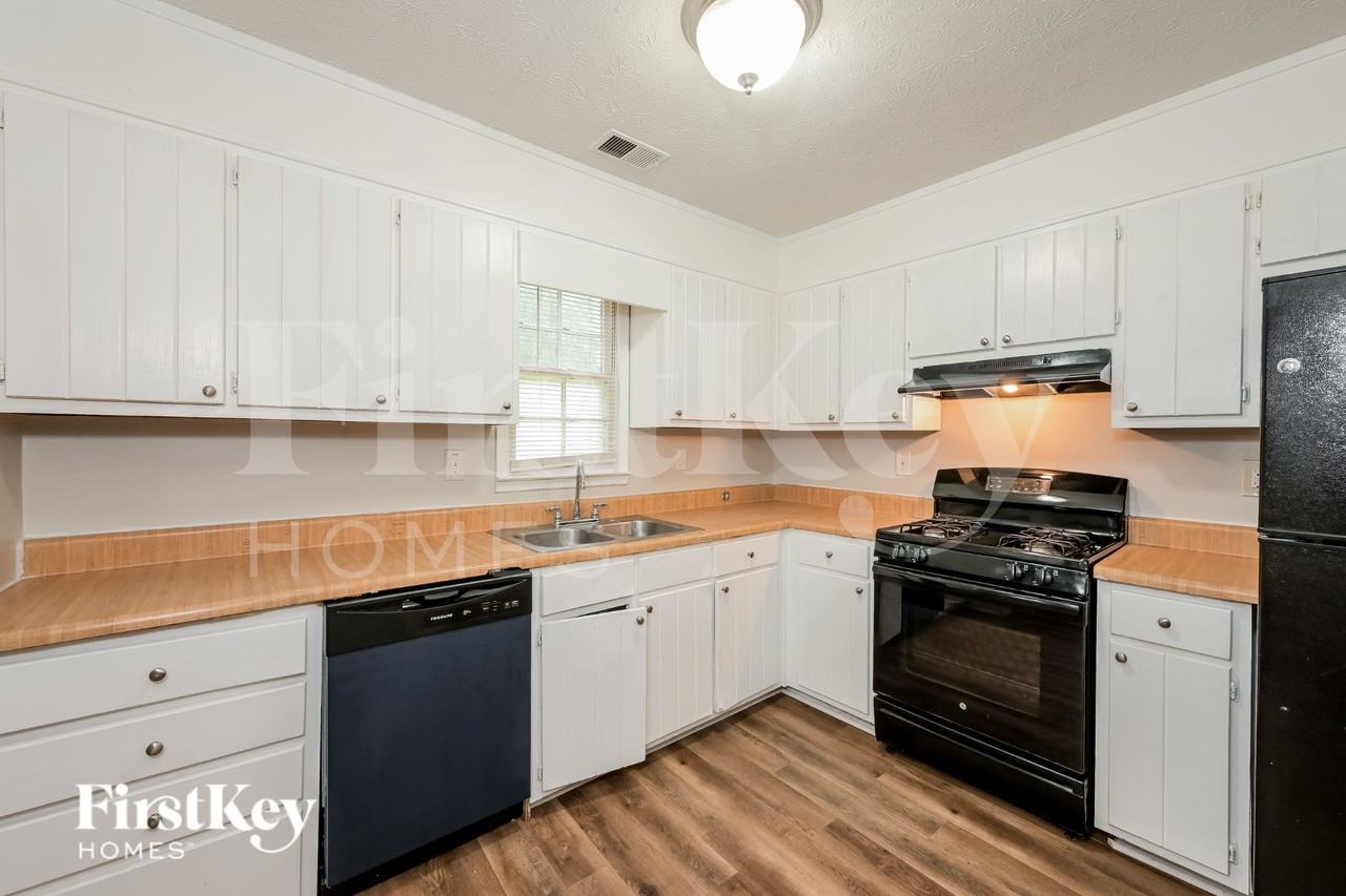 7460 Taylor Rd - Photo 6 of 16