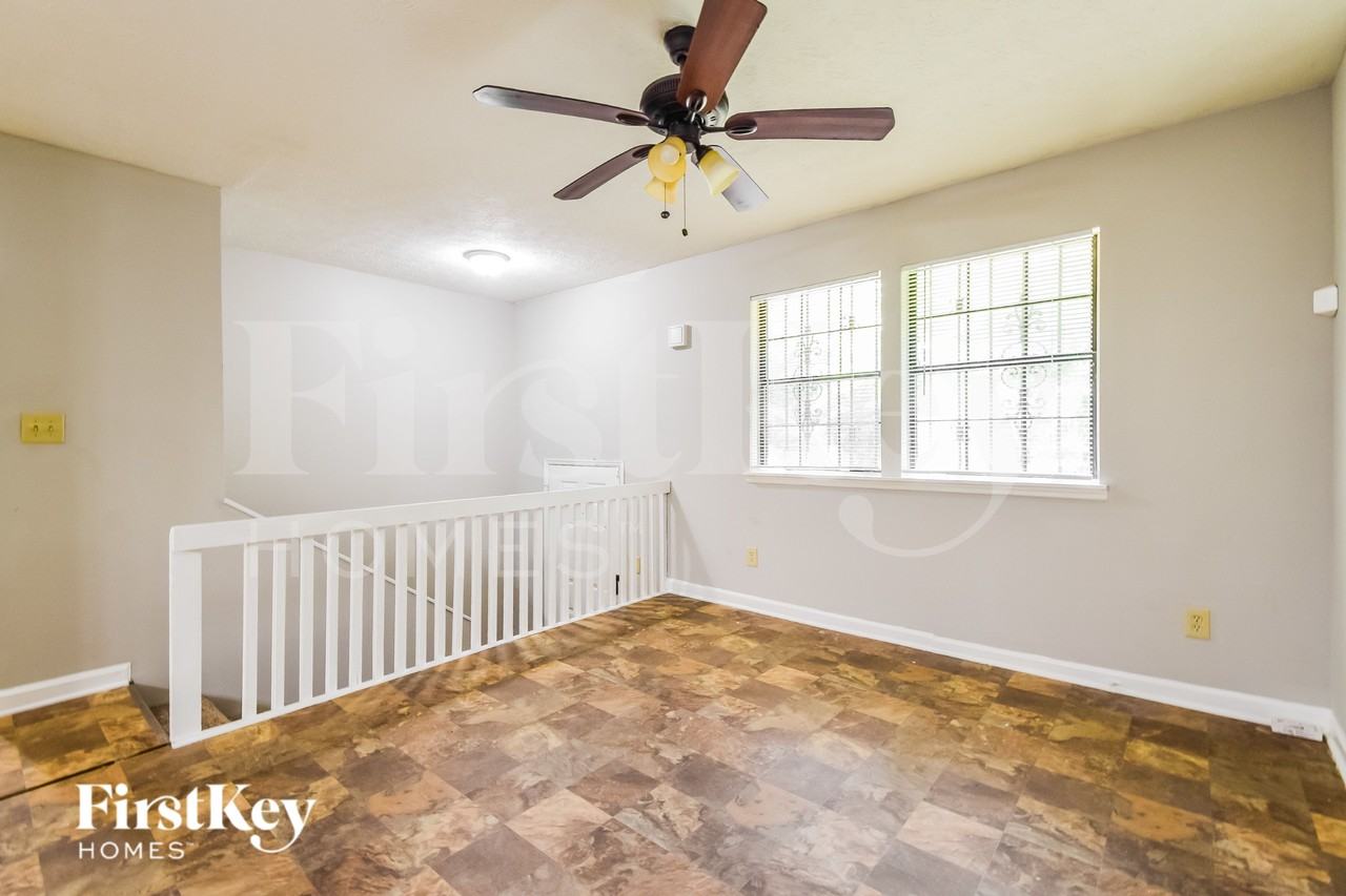 3584 Orbit Ct - Photo 4 of 16