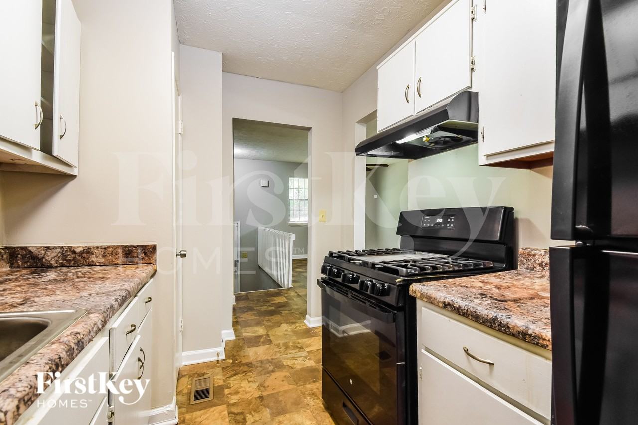 3584 Orbit Ct - Photo 5 of 16