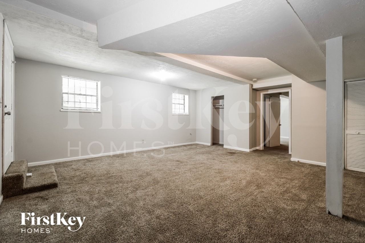 3584 Orbit Ct - Photo 7 of 16