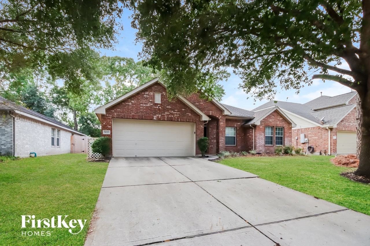 31223 Rainwood Park Ln - Photo 2 of 15