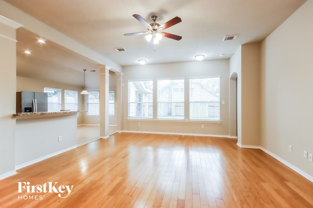31223 Rainwood Park Ln - Photo 3 of 15