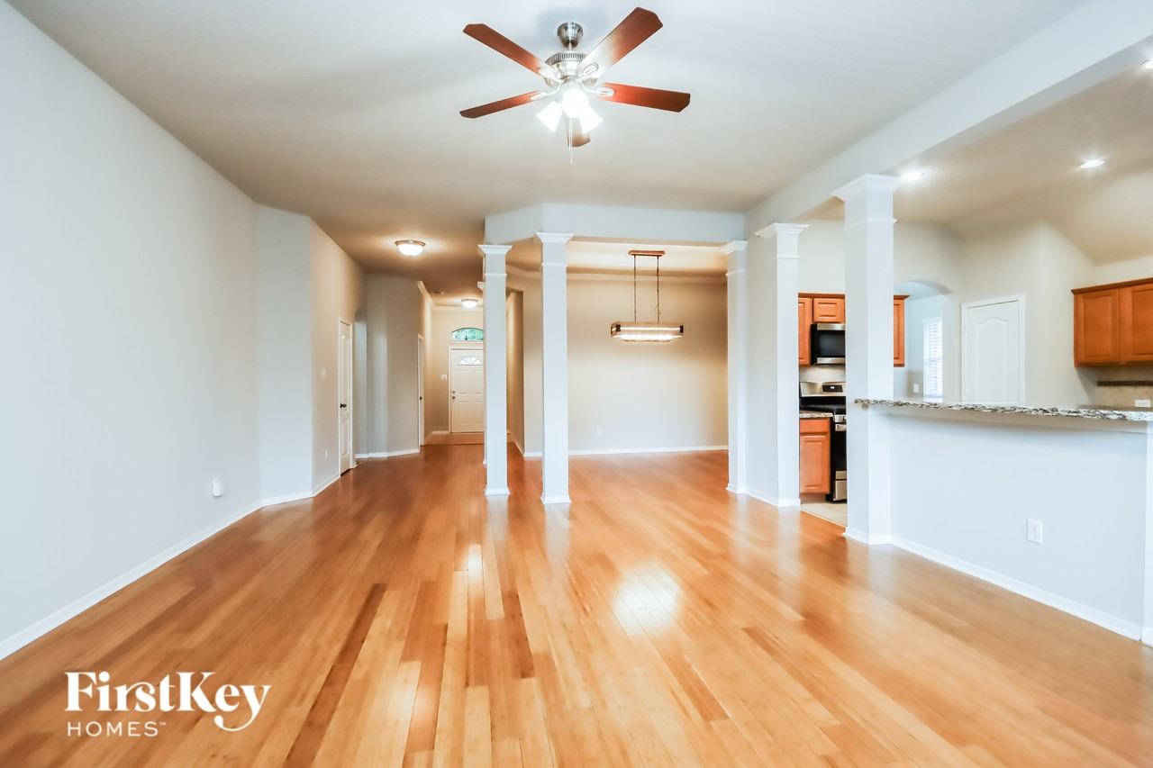 31223 Rainwood Park Ln - Photo 4 of 15