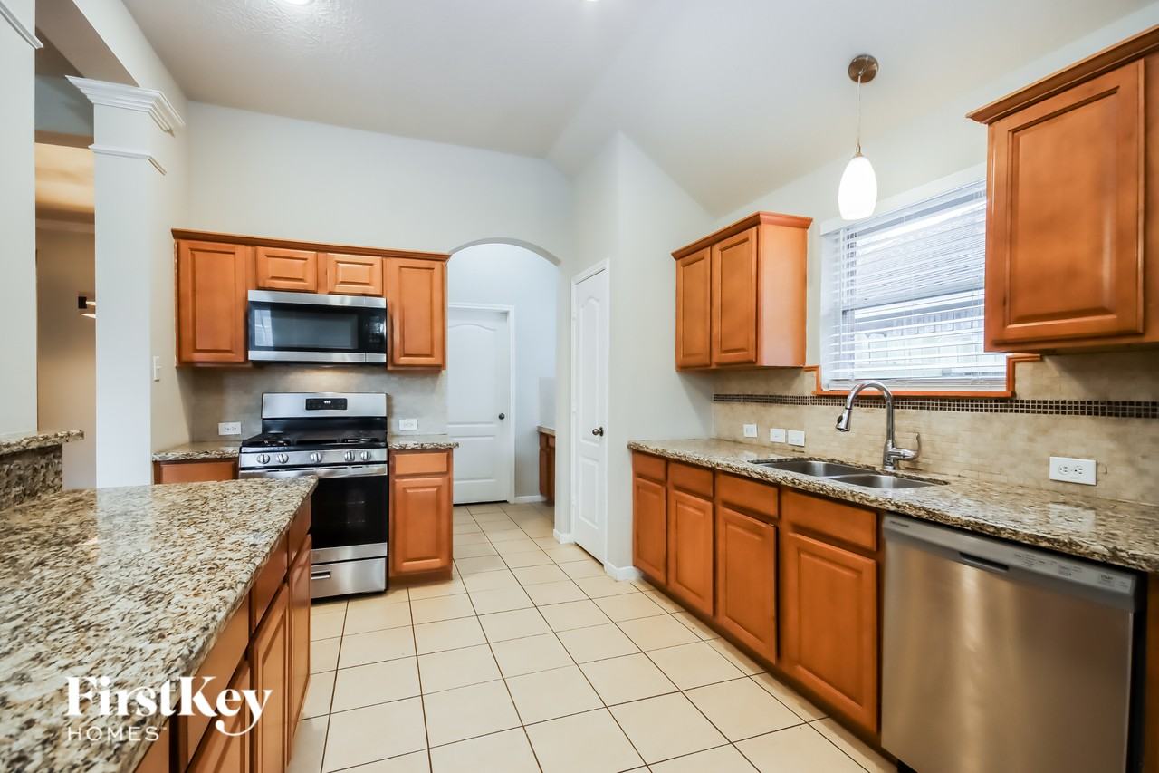 31223 Rainwood Park Ln - Photo 6 of 15
