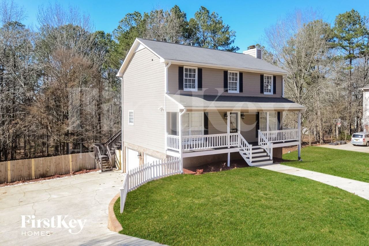 1049 Independence Ct - Photo 2 of 15