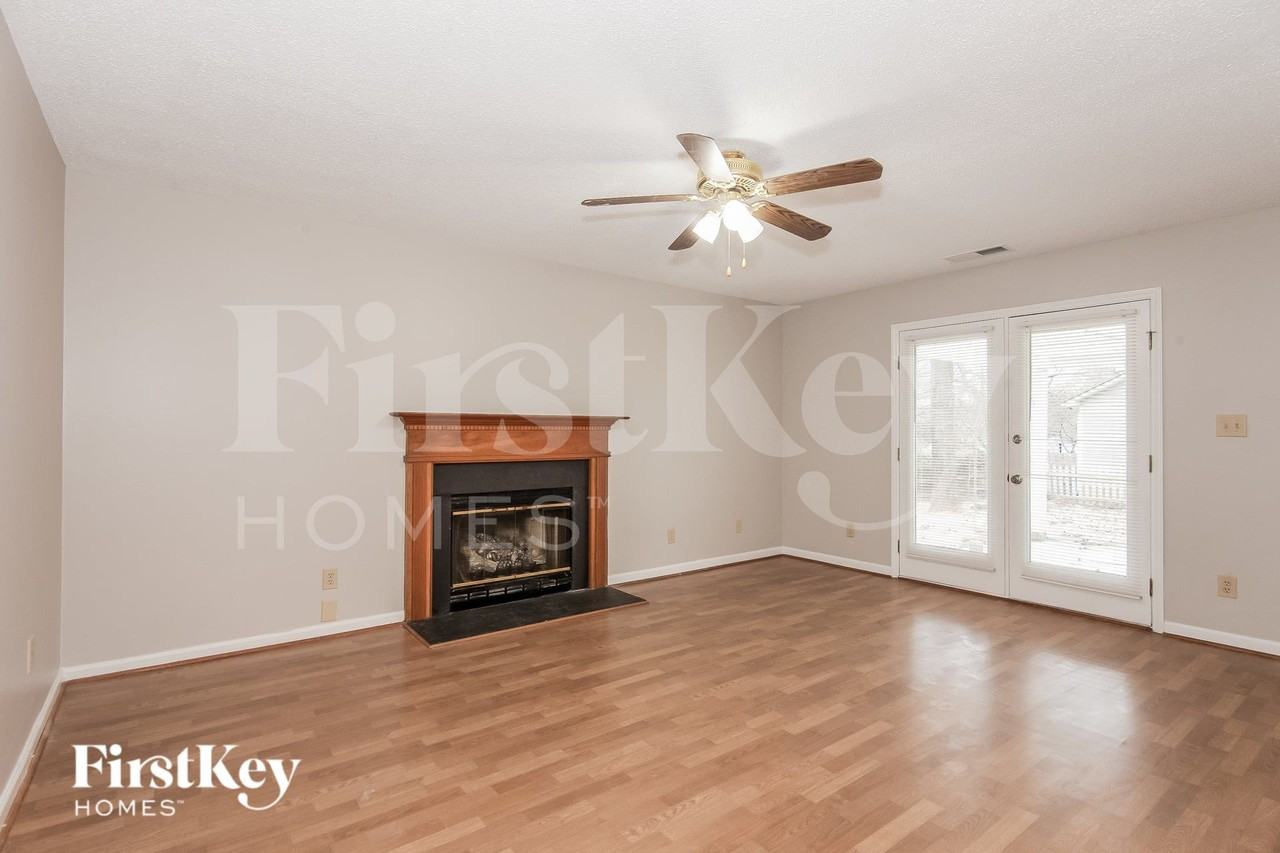 3218 Frostmoor Pl - Photo 2 of 15