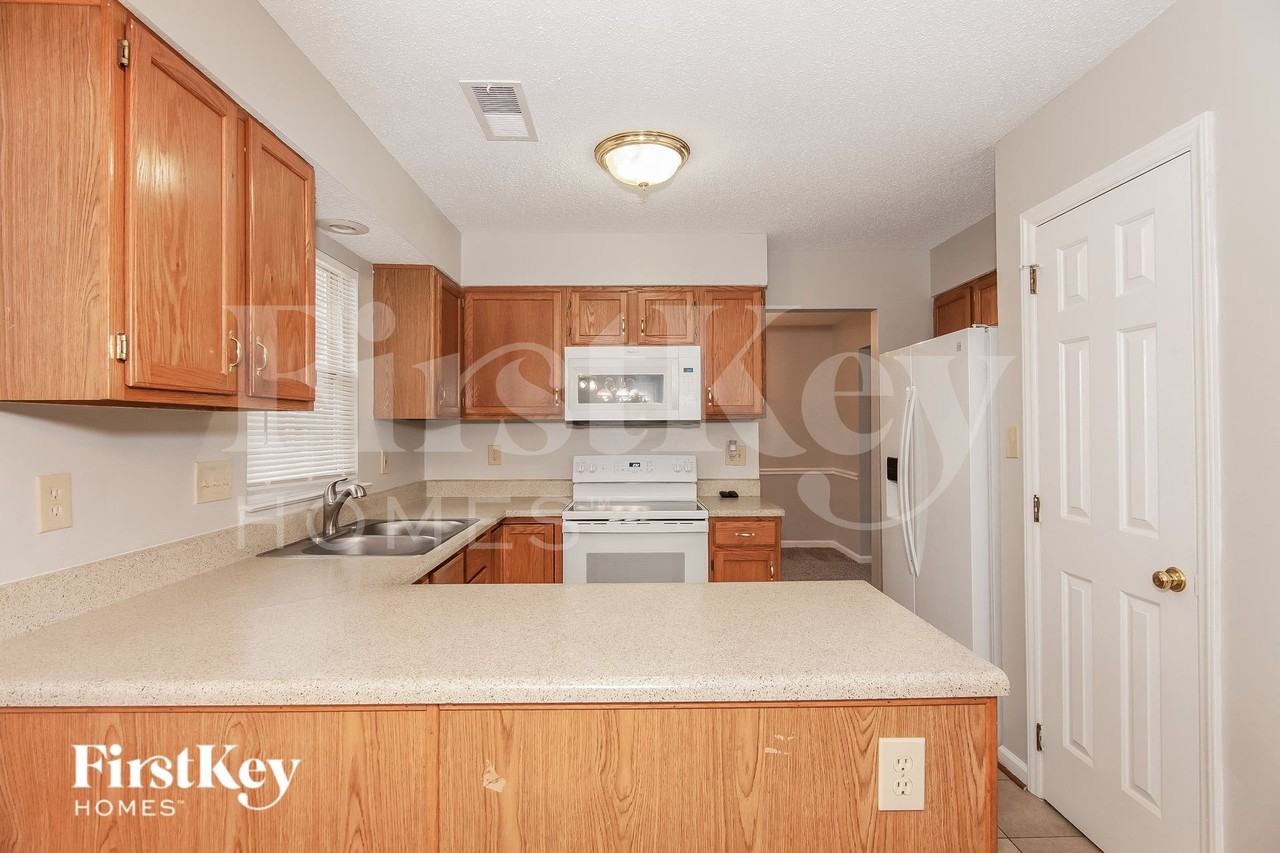 3218 Frostmoor Pl - Photo 5 of 15