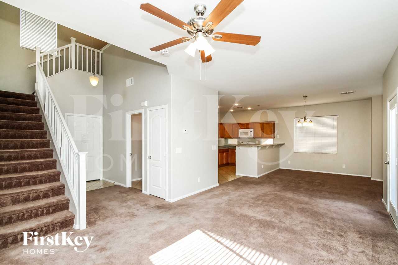 10678 Allegrini Dr - Photo 4 of 16