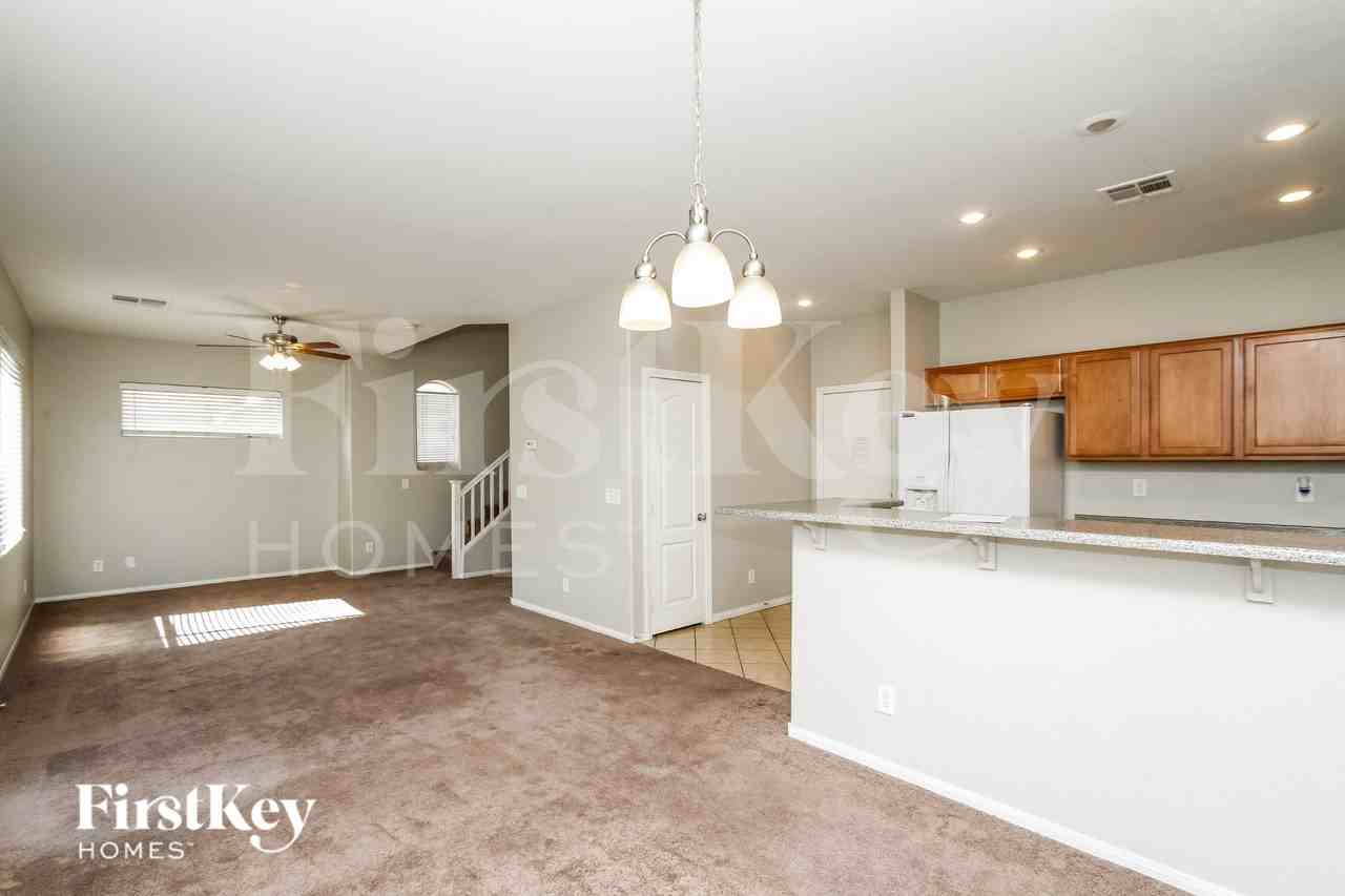 10678 Allegrini Dr - Photo 5 of 16