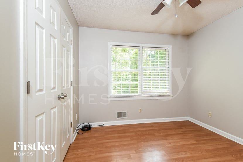4892 Country Cove Way - Photo 6 of 15