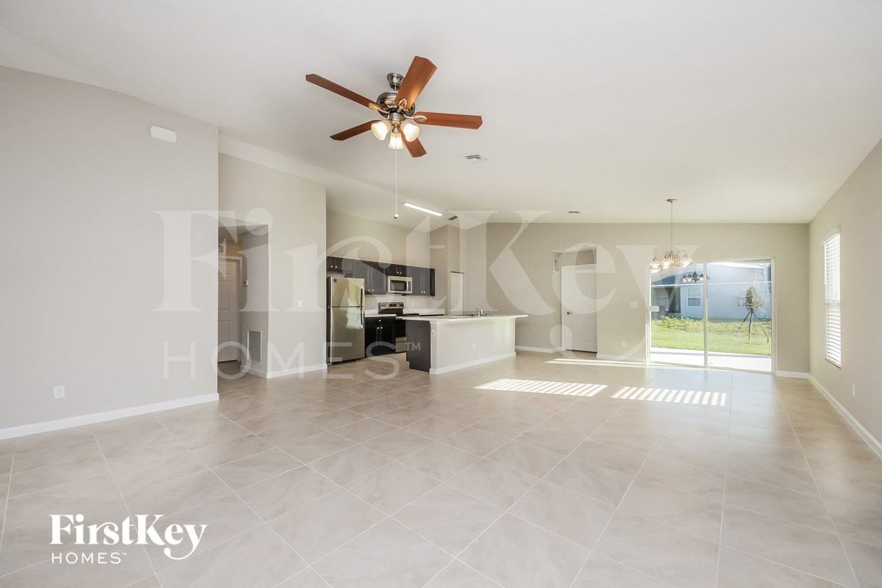 1630 Salazar St Se - Photo 3 of 15