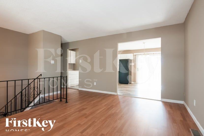 9553 Winkler Dr - Photo 7 of 15
