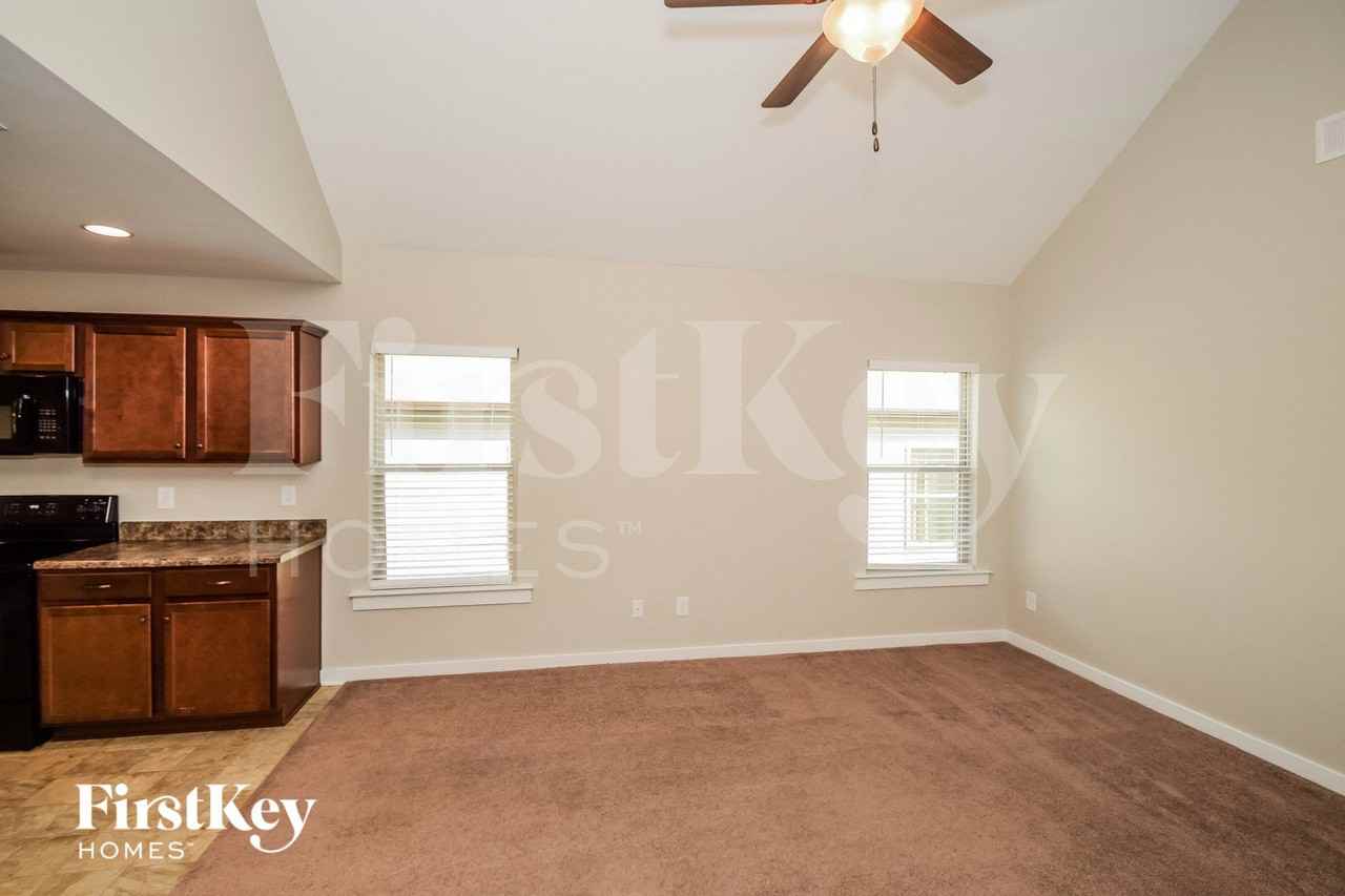 583 Kincaid Cove Ln - Photo 3 of 15