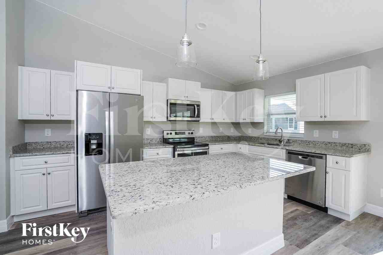 5298 Murphy St - Photo 7 of 15