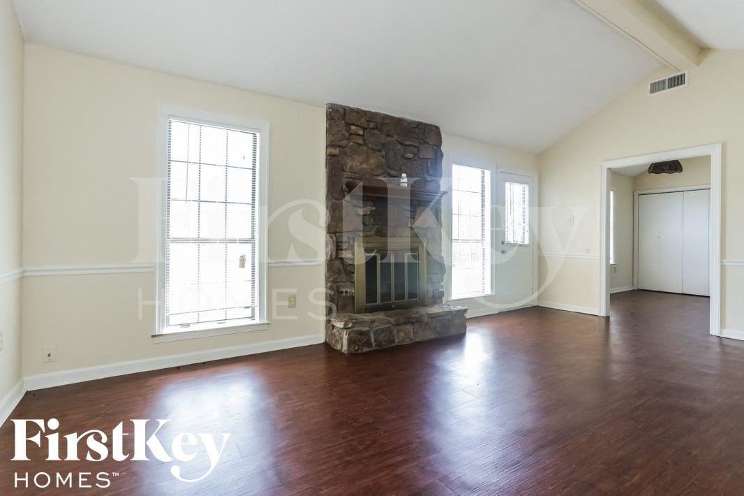 4877 Summitridge Dr - Photo 2 of 15