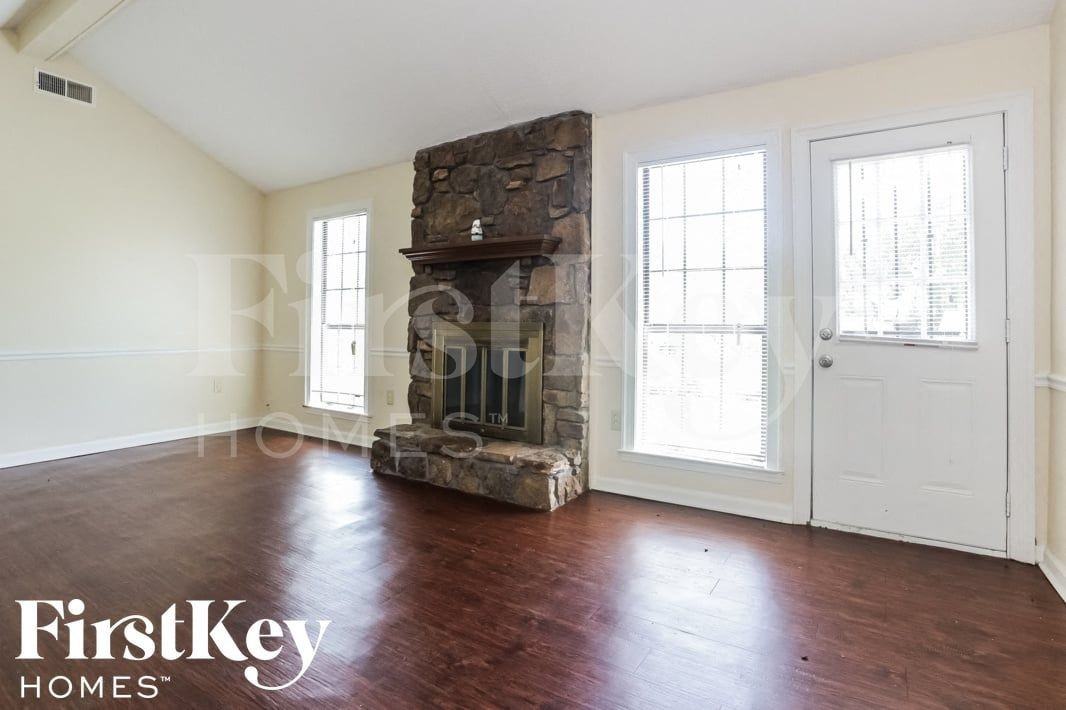 4877 Summitridge Dr - Photo 3 of 15
