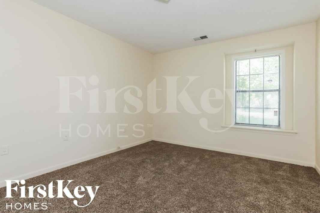 4877 Summitridge Dr - Photo 5 of 15