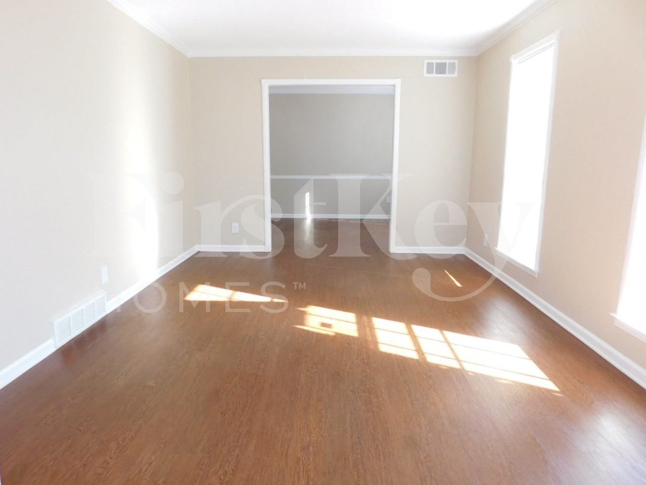 4832 Rolling Meadows Dr - Photo 3 of 19