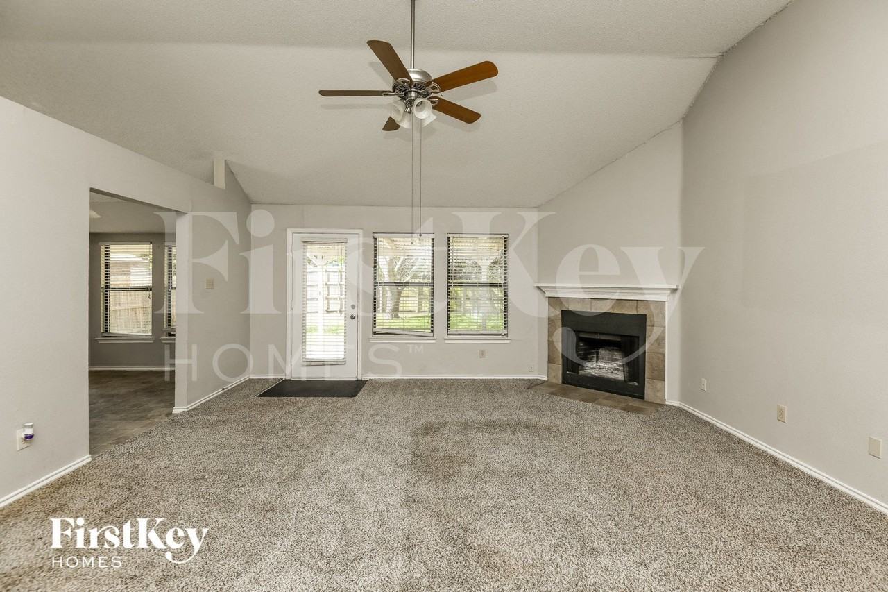 4742 Cornflower Dr - Photo 2 of 15