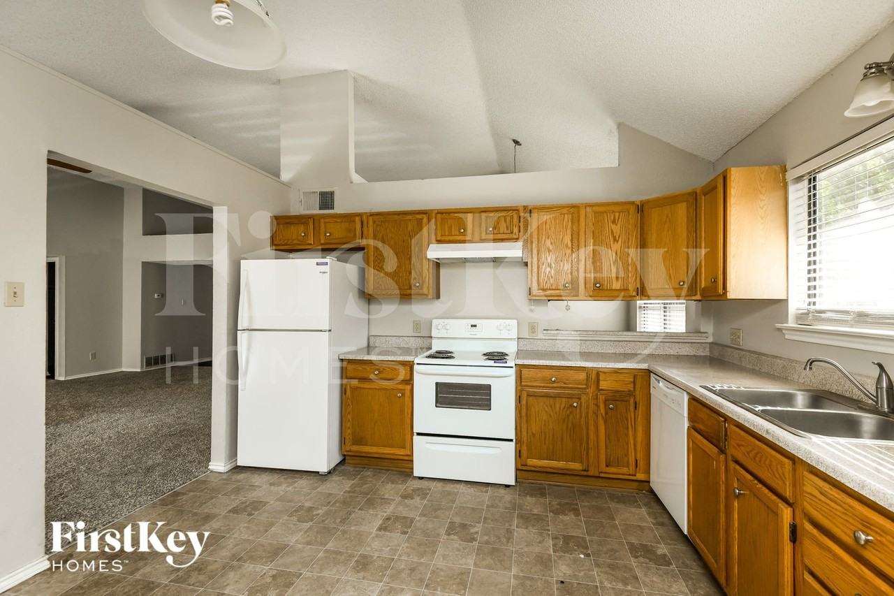 4742 Cornflower Dr - Photo 7 of 15