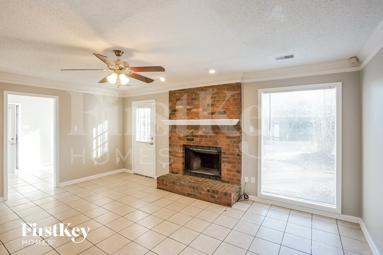 4644 Winter Park Dr - Photo 3 of 15