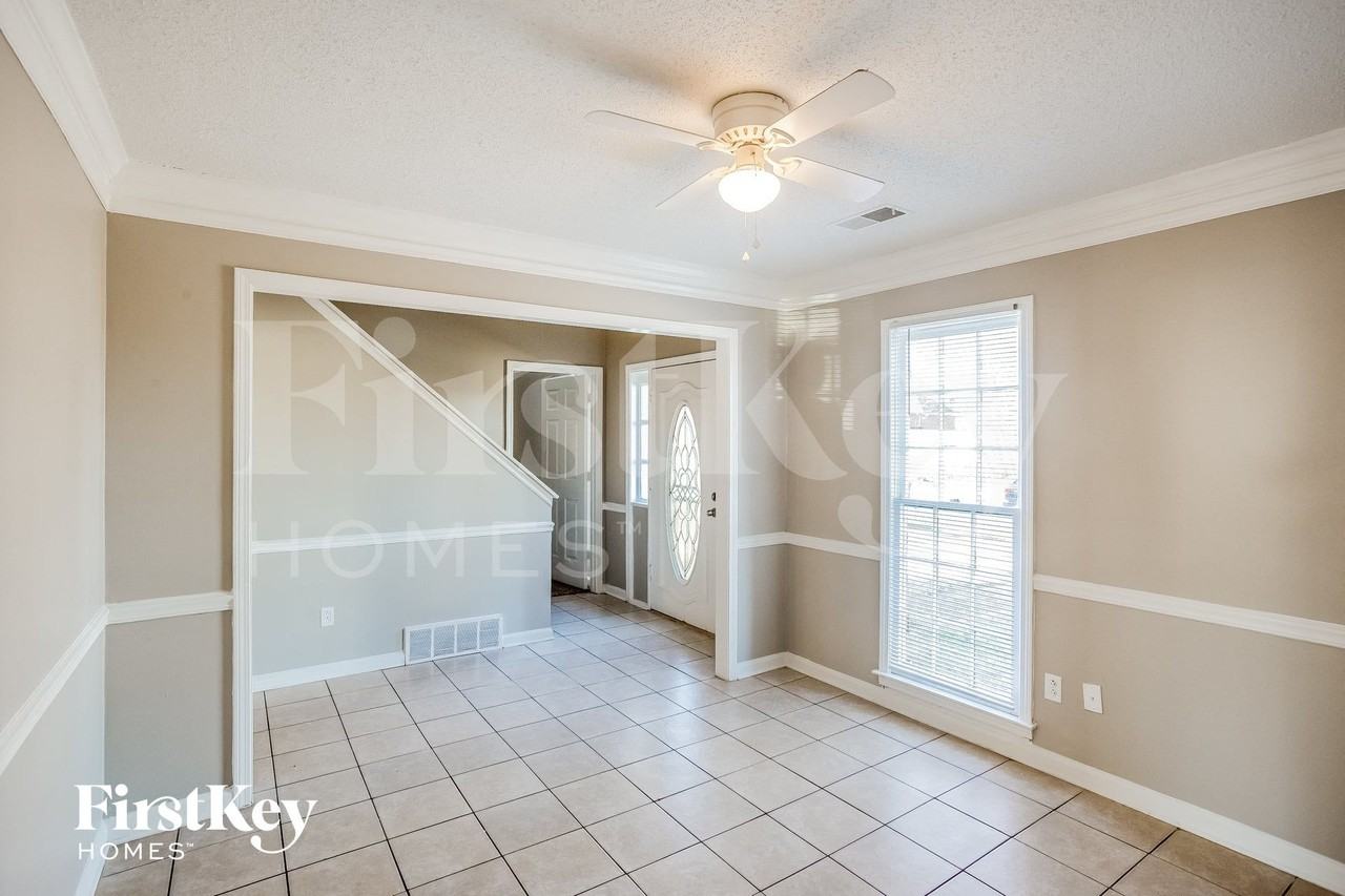 4644 Winter Park Dr - Photo 4 of 15