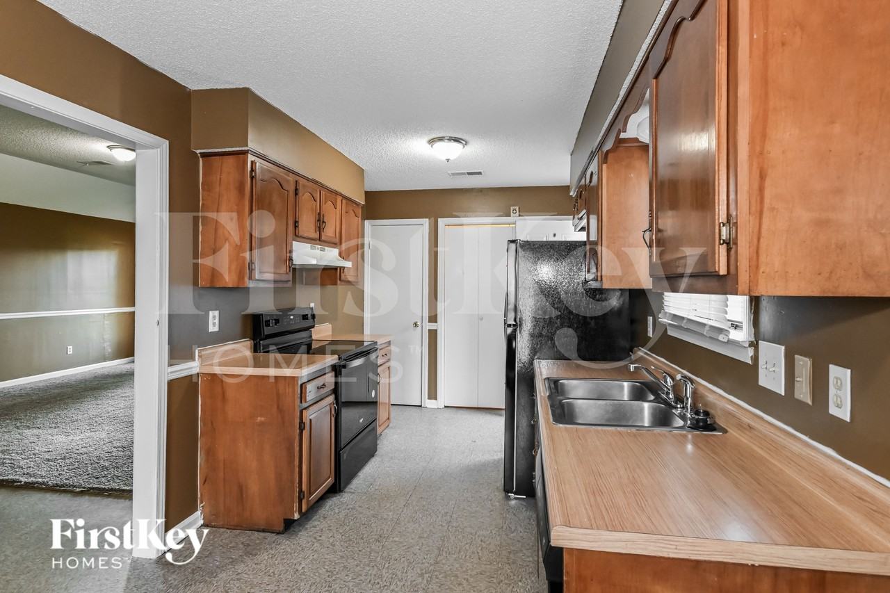 4596 Berrypick Ln S - Photo 5 of 16