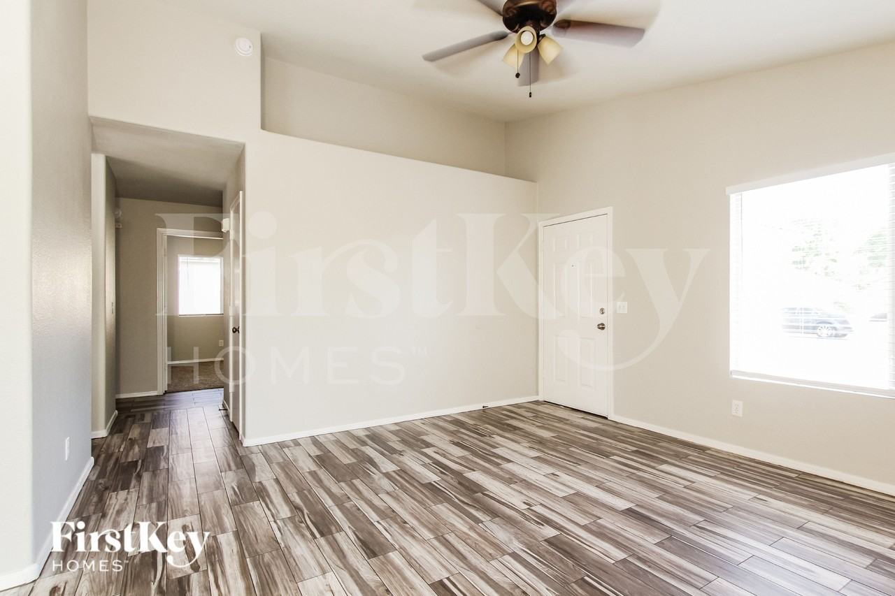 4128 W Solar Dr - Photo 2 of 19