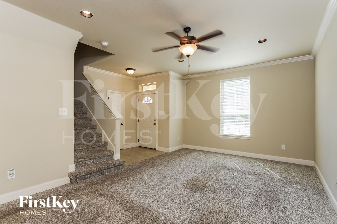 4011 Anton Dr - Photo 3 of 19