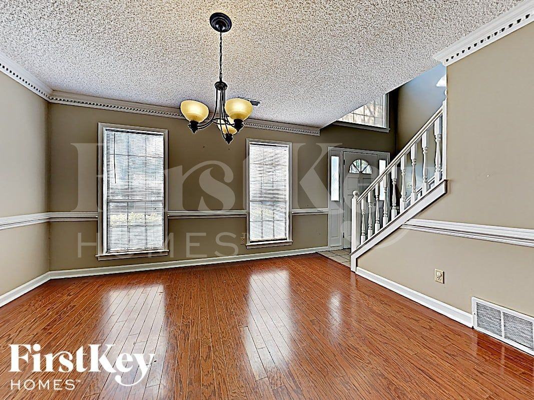 3718 Old Creek Cv - Photo 4 of 17