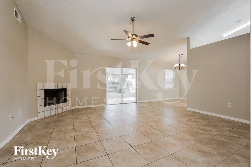 3414 Cove Ct W - Photo 2 of 15