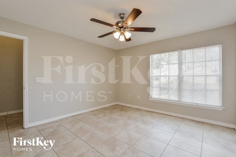 3414 Cove Ct W - Photo 7 of 15