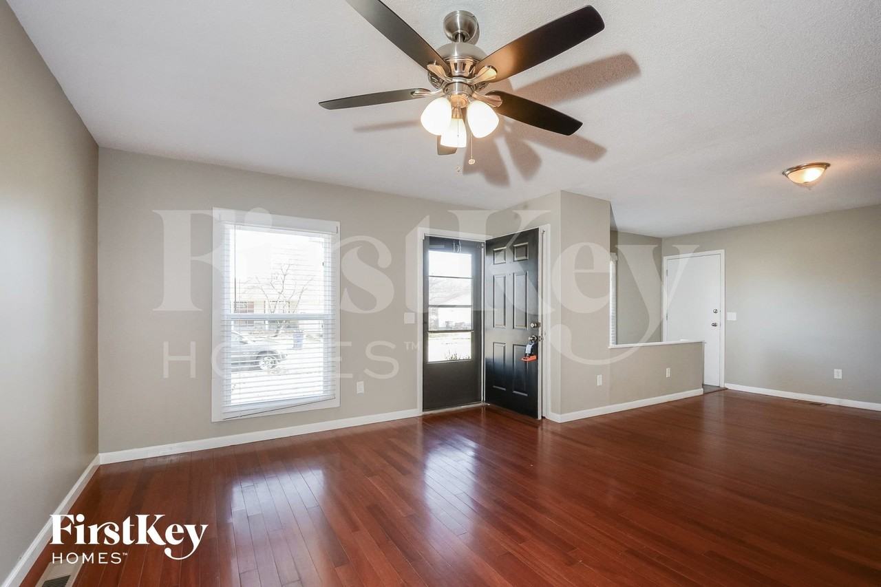 2727 Dividend Park Dr - Photo 4 of 14