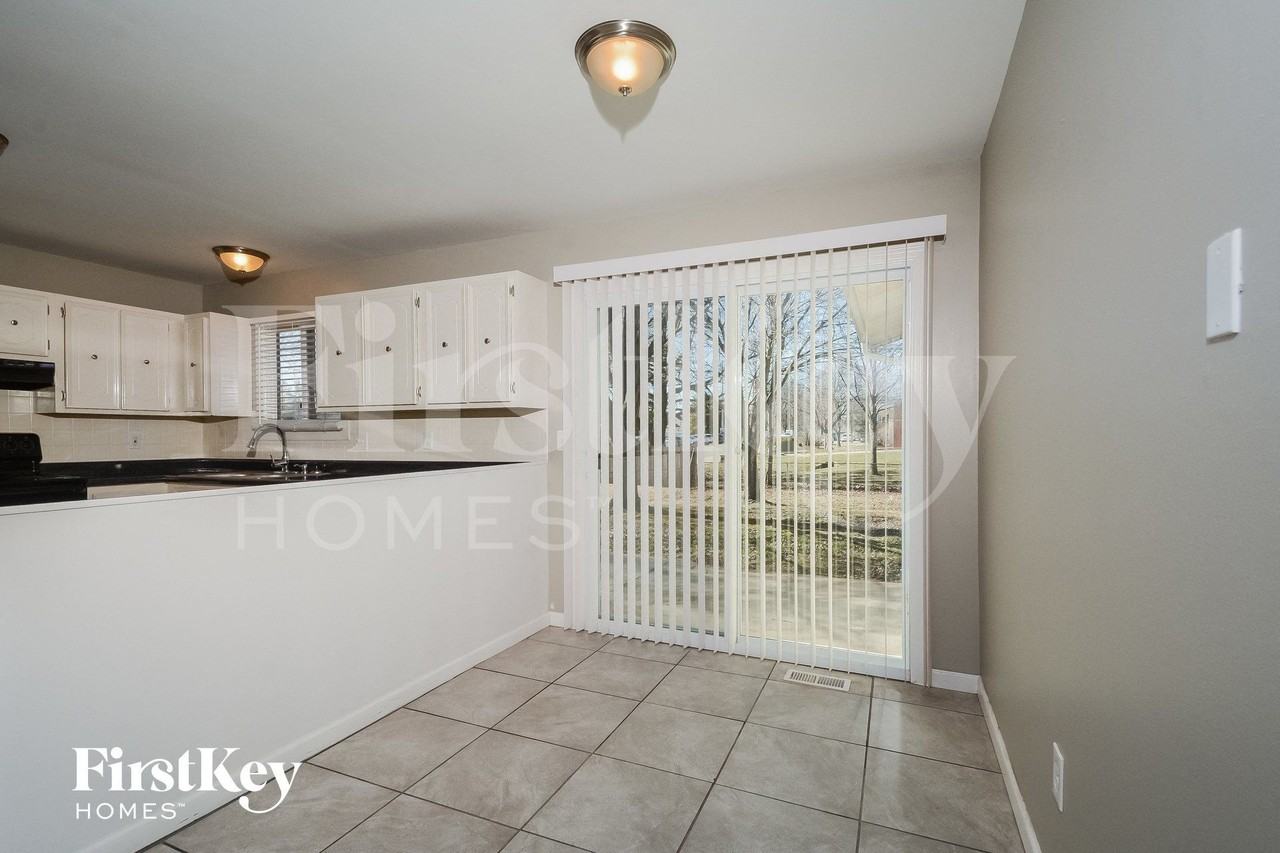 2727 Dividend Park Dr - Photo 6 of 14