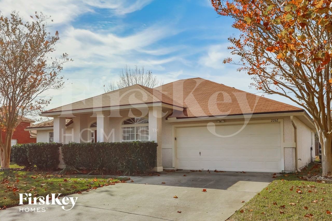 2262 Bristol Spring Ct - Photo 2 of 15