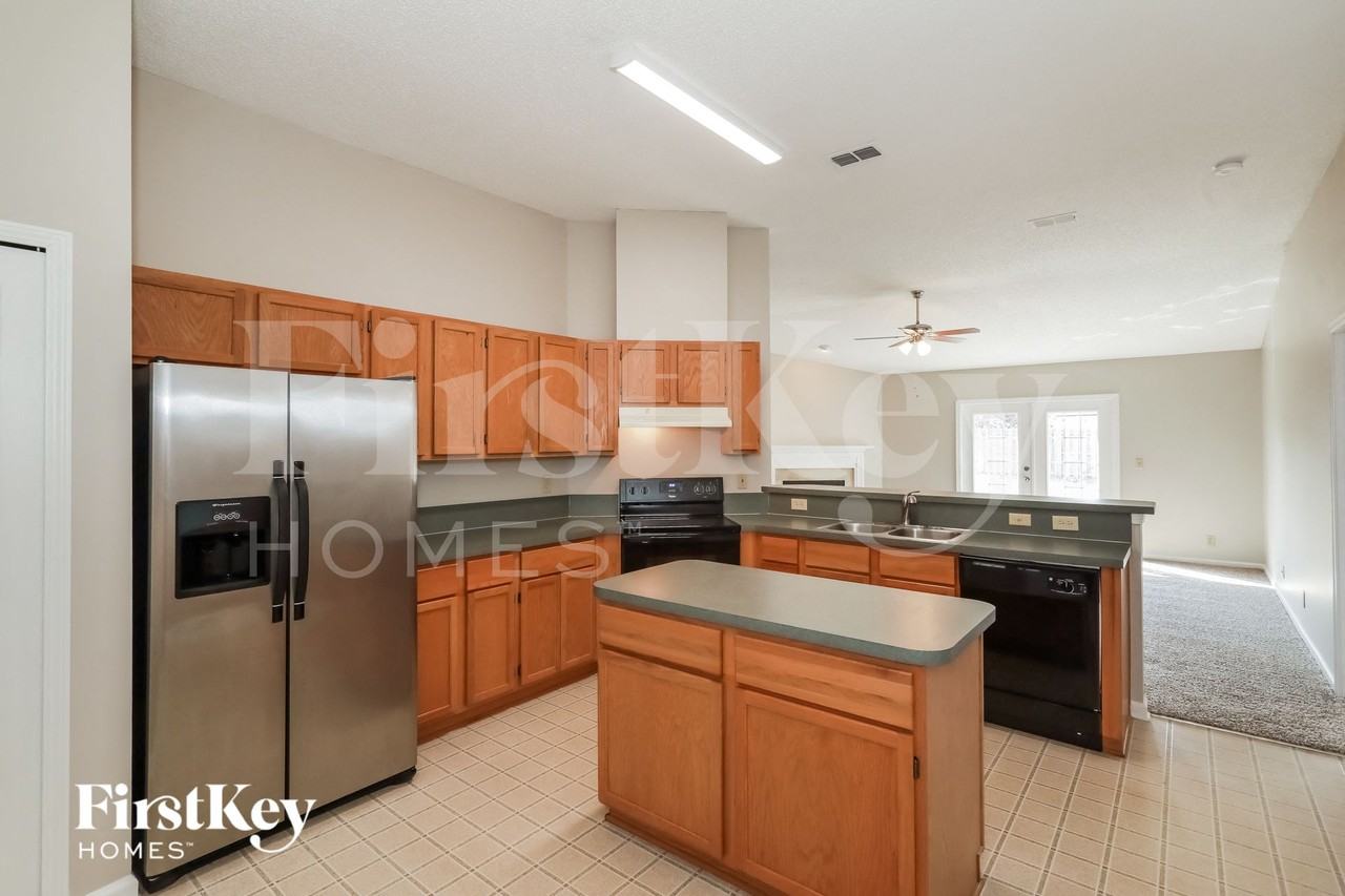 2262 Bristol Spring Ct - Photo 7 of 15