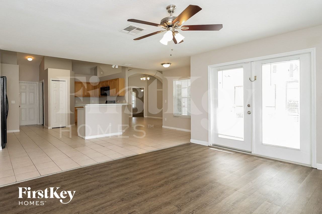 224 Quiet Oak Ct - Photo 3 of 15